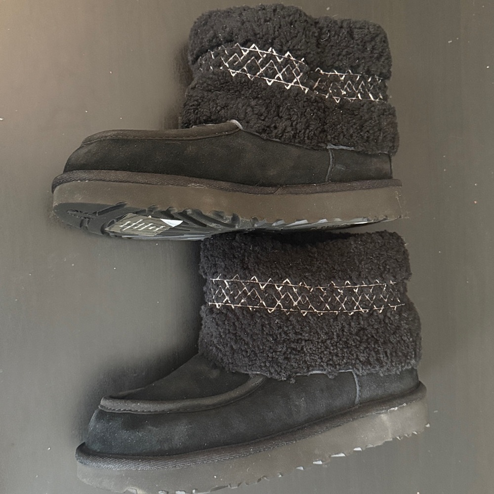 UGG Mini Braid Boot - NWOB - Picture 3 of 3